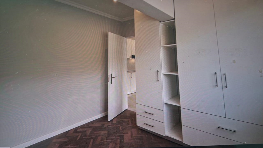 2 Bedroom Property for Sale in Sea Point Western Cape